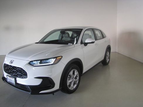 Certified 2025 Honda HR-V LX image 1