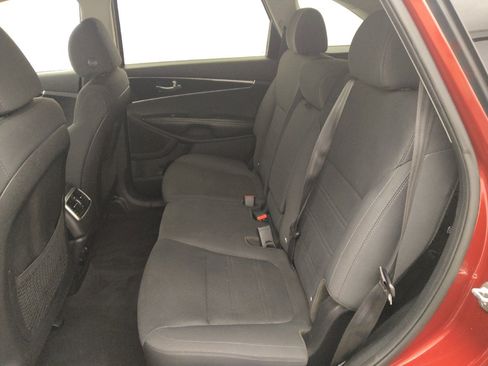 Used 2020 Kia Sorento LX FWD image 18