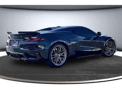 Used 2024 Chevrolet Corvette Z06 RWD image 15
