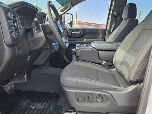 Used 2026 Chevrolet Silverado 2500 Custom w/ Custom Value Package image 3