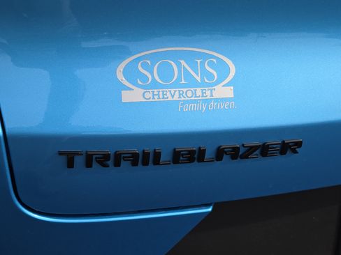 New 2026 Chevrolet TrailBlazer LT w/ Midnight Edition FWD image 18
