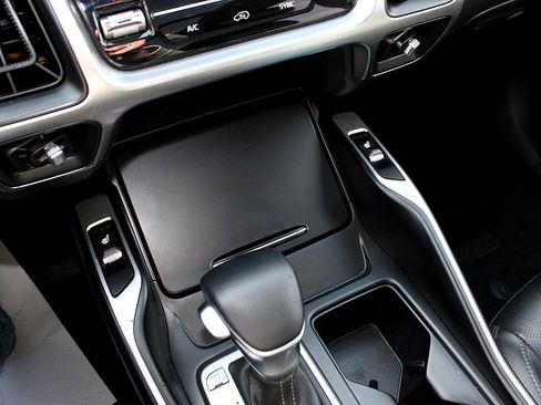 Used 2023 Kia Sorento S w/ Panoramic Sunroof Package image 33