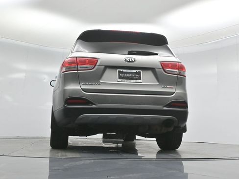 Used 2017 Kia Sorento EX image 49