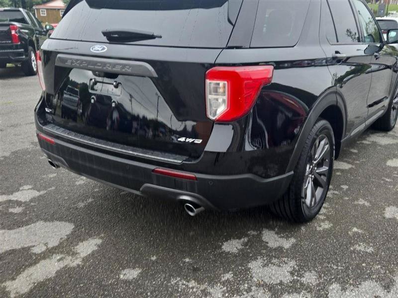 Used 2021 Ford Explorer XLT w/ Equipment Group 202A AWD/4WD image 6