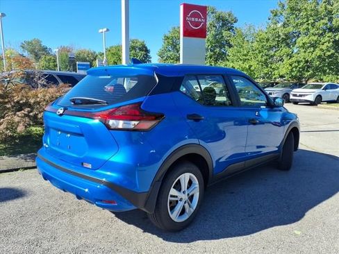 New 2025 Nissan Kicks Play S image 3