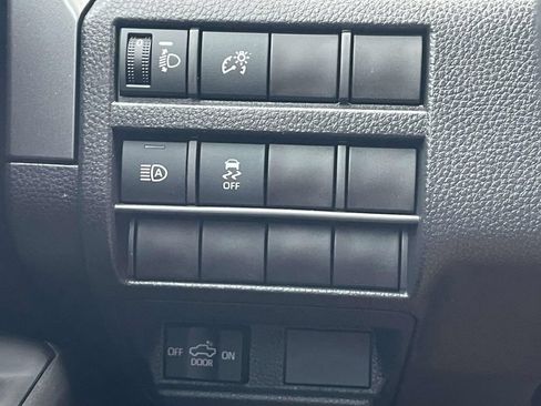Used 2025 Toyota Tacoma SR5 AWD/4WD image 23