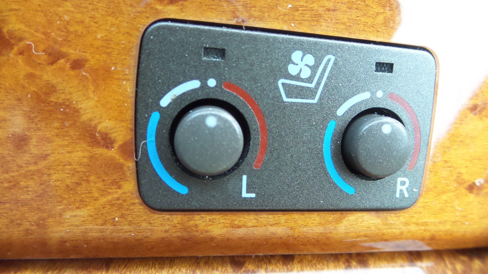 Used 2004 Lexus LS 430 RWD image 43