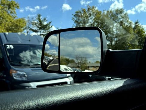 Used 2022 RAM 3500 Tradesman image 16