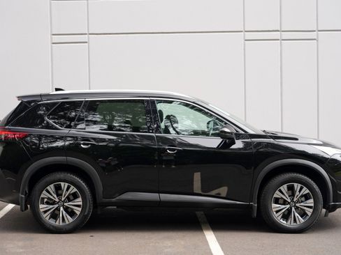 Used 2021 Nissan Rogue SV w/ Premium Package FWD image 48
