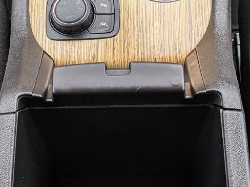 Used 2017 GMC Acadia Denali w/ Technology Package AWD/4WD image 19