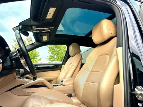 Used 2019 Porsche Cayenne AWD/4WD image 35