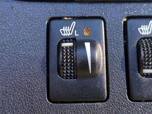 Used 2019 Toyota Highlander XLE image 24