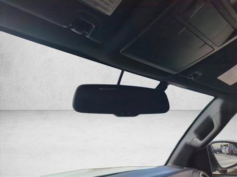 Used 2017 Toyota Tacoma TRD Sport w/ Tow Package (A/T) image 11