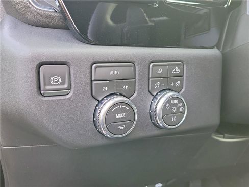 New 2026 GMC Sierra 1500 SLT image 22