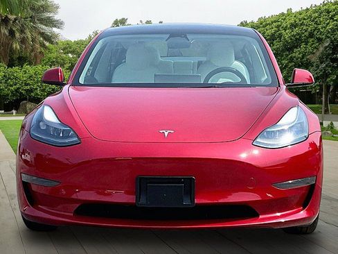Used 2023 Tesla Model 3 Standard Range RWD image 2