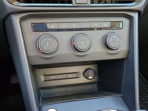 Used 2022 Volkswagen Taos SE image 15