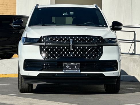 New 2025 Lincoln Navigator Black Label image 8