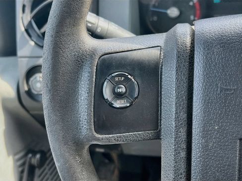 Used 2016 Ford F550 2WD Regular Cab Super Duty image 30