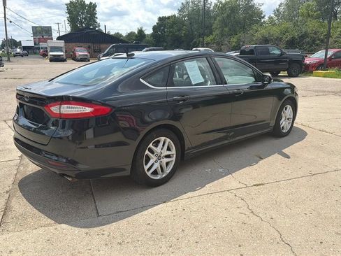 Used 2014 Ford Fusion SE FWD image 2