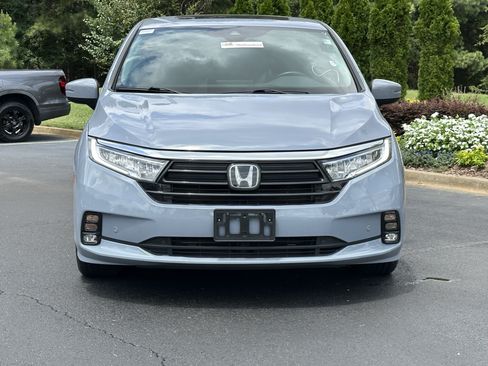 Used 2023 Honda Odyssey Touring image 3