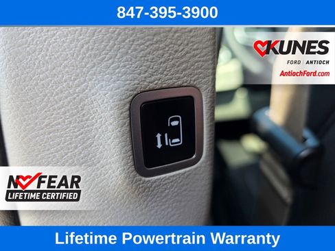 Used 2023 Chrysler Voyager LX image 24