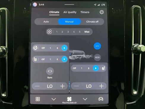 Used 2023 Volvo XC40 Recharge Ultimate AWD/4WD image 46