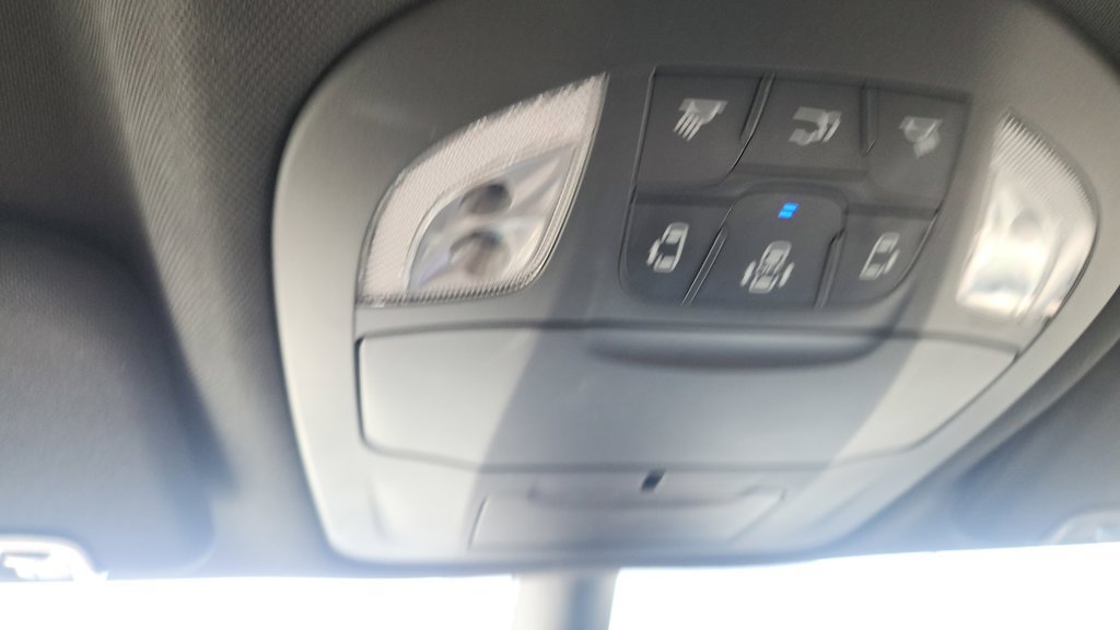 Used 2025 Chrysler Pacifica Select FWD image 20