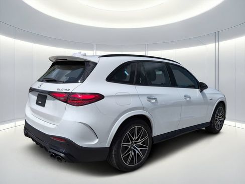 Used 2025 Mercedes-Benz GLC 43 AMG 4MATIC image 4