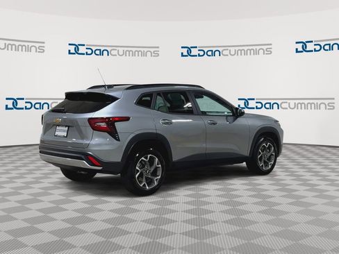 Used 2024 Chevrolet Trax LT image 9