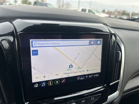 Used 2023 Chevrolet Traverse RS image 20