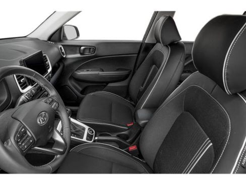 Used 2024 Hyundai Venue Limited FWD image 11