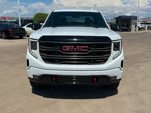 Used 2025 GMC Sierra 1500 AT4 AWD/4WD image 9
