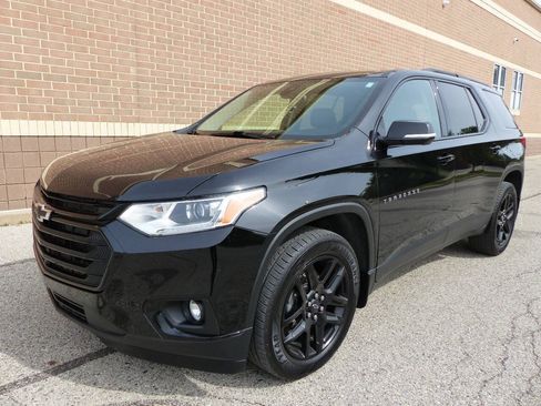 Used 2020 Chevrolet Traverse RS FWD image 1