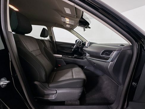 Used 2024 Nissan Rogue SV image 30