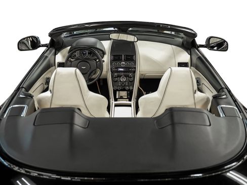 Used 2015 Aston Martin DB9 Volante image 55