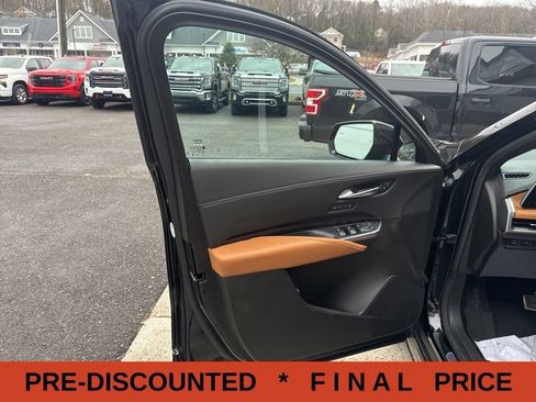 Used 2024 Cadillac XT4 Sport AWD/4WD image 31
