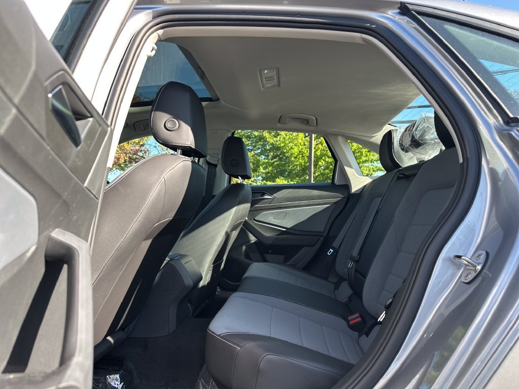 New 2027 Volkswagen Jetta SE FWD image 18