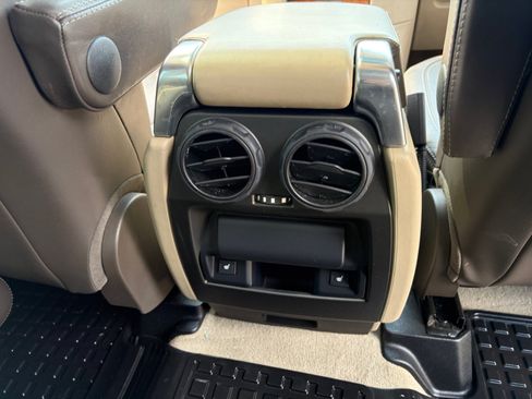 Used 2015 Land Rover LR4 HSE LUX AWD/4WD image 32