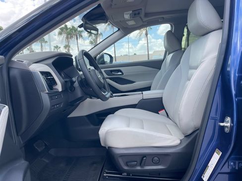 Certified 2023 Nissan Rogue SL w/ SL Premium Package FWD image 9