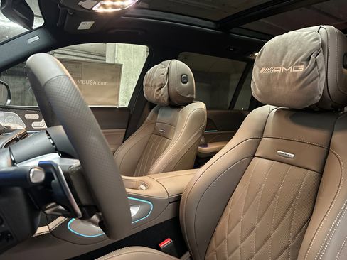 New 2025 Mercedes-Benz GLS 63 AMG 4MATIC image 18
