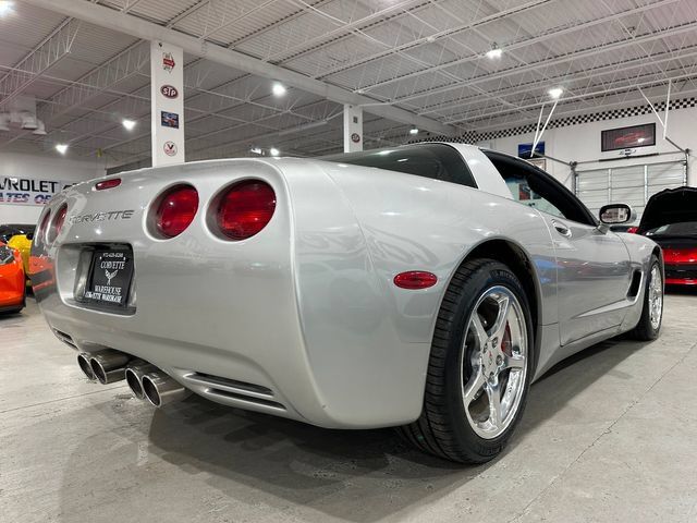 Used 2004 Chevrolet Corvette Coupe w/ Preferred Equipment Group RWD image 3