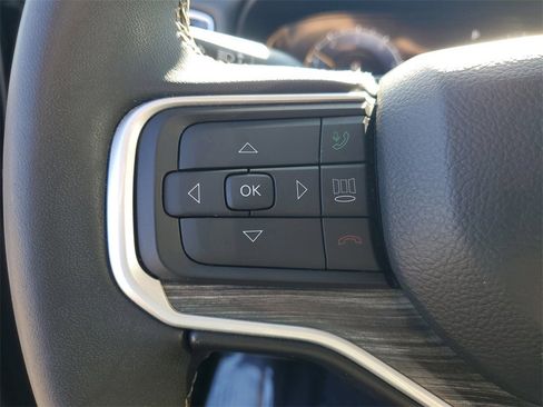 Used 2023 Jeep Wagoneer Series III w/ Preferred Equipment Group image 11