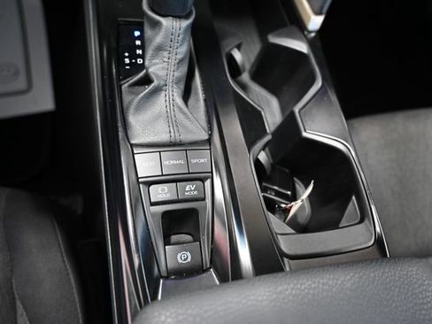 Certified 2025 Toyota Camry LE image 19