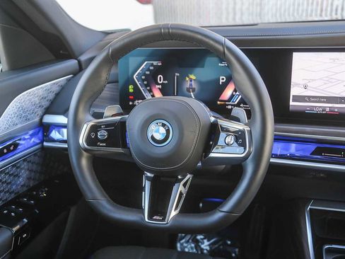 Used 2025 BMW 750e xDrive w/ Premium Package image 12