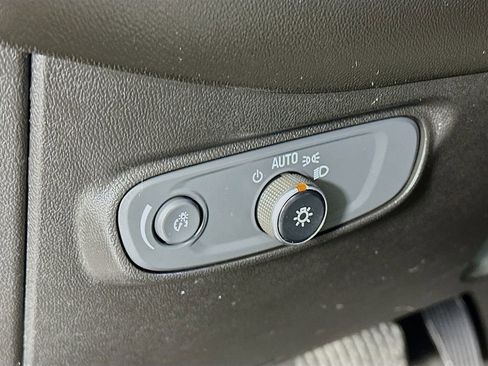 Used 2019 Chevrolet Equinox LS image 20