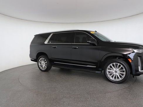 Used 2022 Cadillac Escalade ESV Premium Luxury image 25