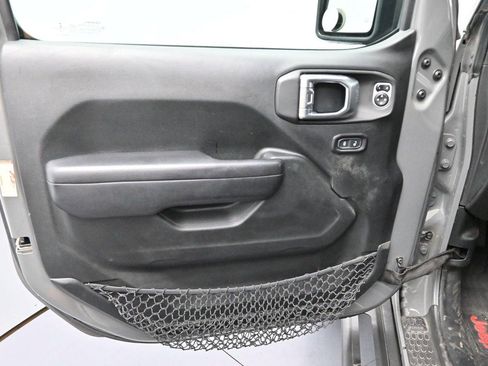 Used 2018 Jeep Wrangler Rubicon AWD/4WD image 10