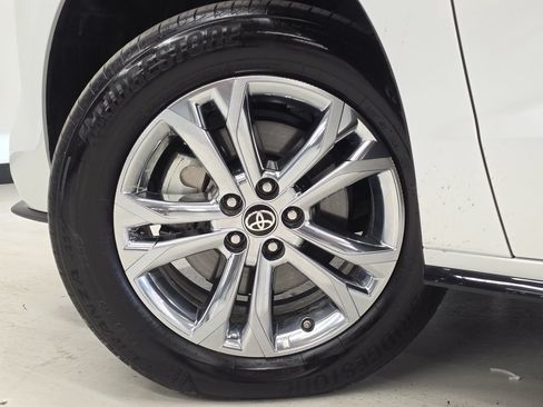 Used 2024 Toyota Sienna Platinum AWD/4WD image 49