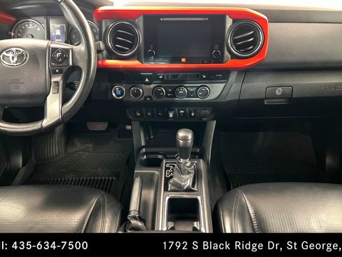 Used 2019 Toyota Tacoma TRD Off-Road AWD/4WD image 13