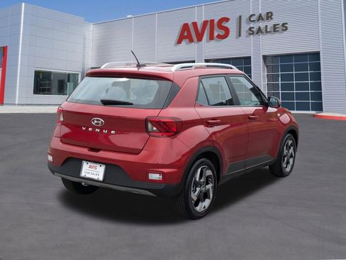 Used 2025 Hyundai Venue SEL FWD image 6
